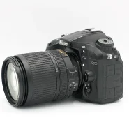 دوربین دست دوم D7200 کانن همراه با لنز kit 18_140mm