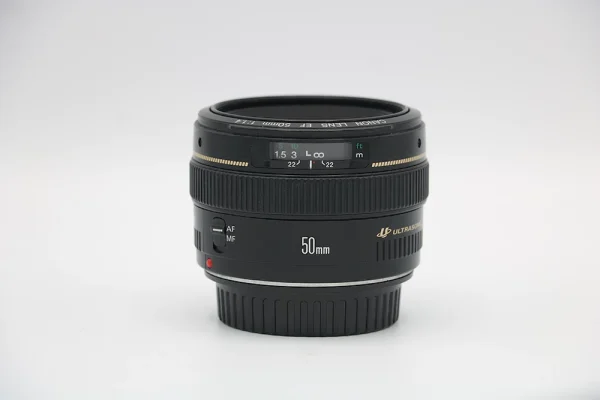 لنز دست دوم Canon 50mm F1:1.4 EF