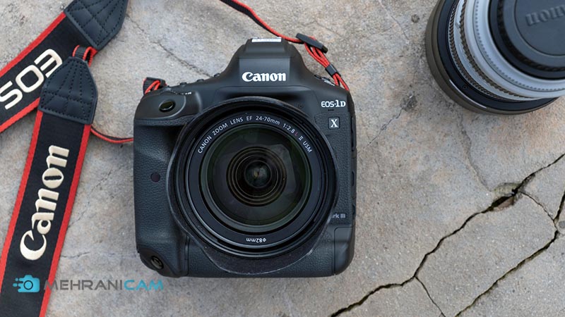 نمایی از دوربین Canon EOS 1D X Mark III به همراه لنز