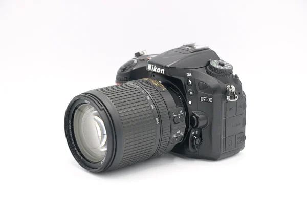 دوربین دست دوم Nikon D7100 kit 18-140mm