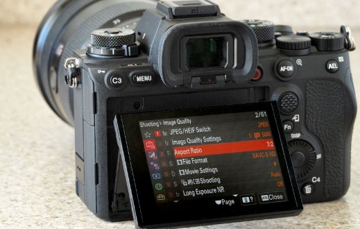 بررسی دوربین Sony A1 و عملکرد آن