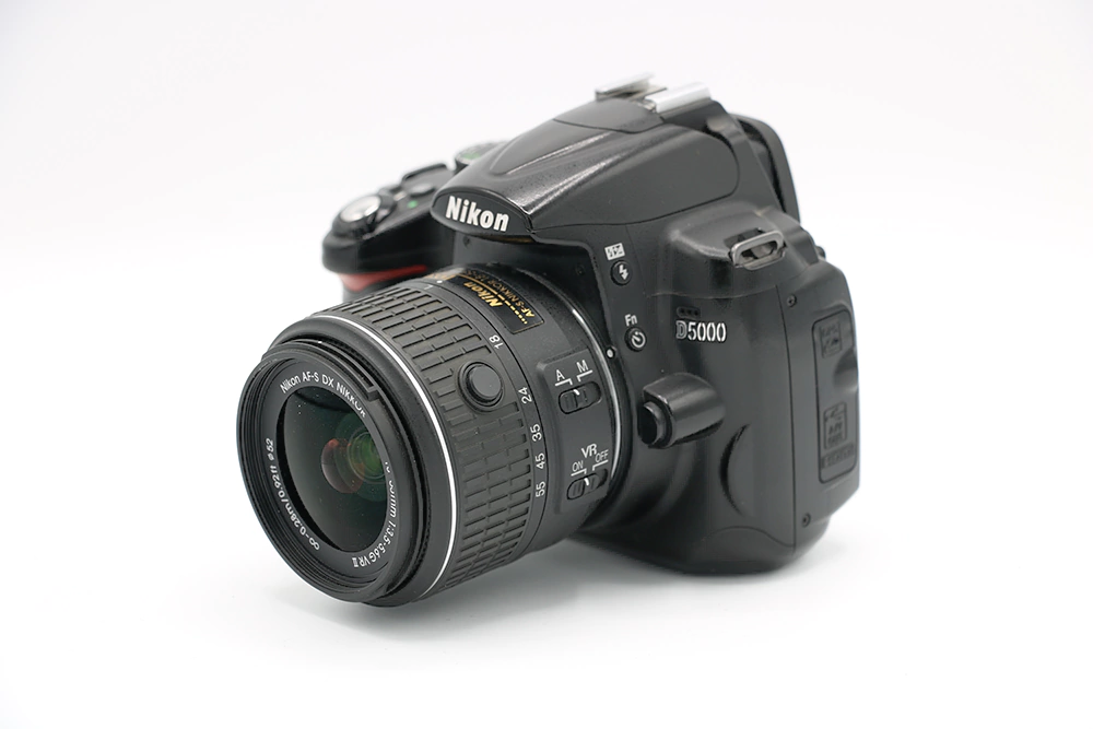دوربین دست دوم Nikon D5000 Kit 18-55mm