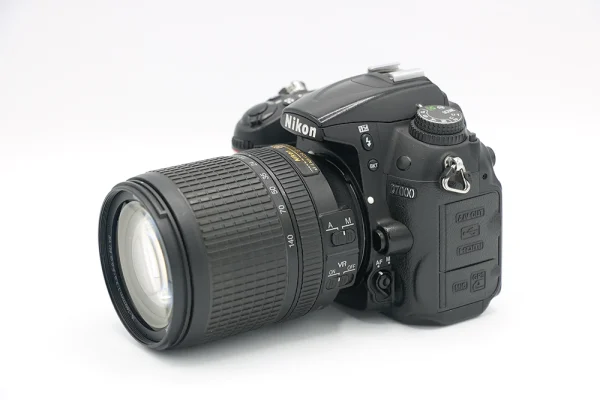 دوربین دست دوم Nikon D7000 Kit 18-140mm