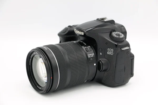 دوربین دست دوم Canon 60D Kit 18-135mm f/3.5-5.6