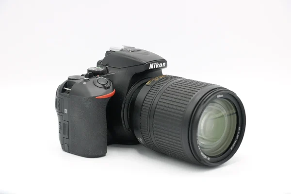 دوربین دست دوم Nikon D5600 Kit 18-140mm f/3.5-5.6