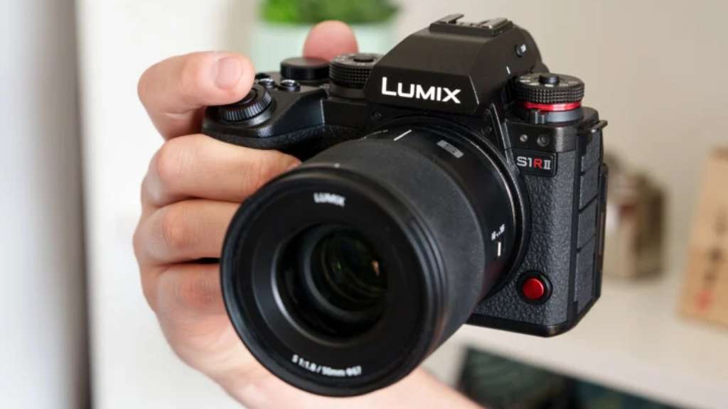 دوربین Lumix S1R II معرفی شد: قدرت، سرعت و نوآوری در یک قاب