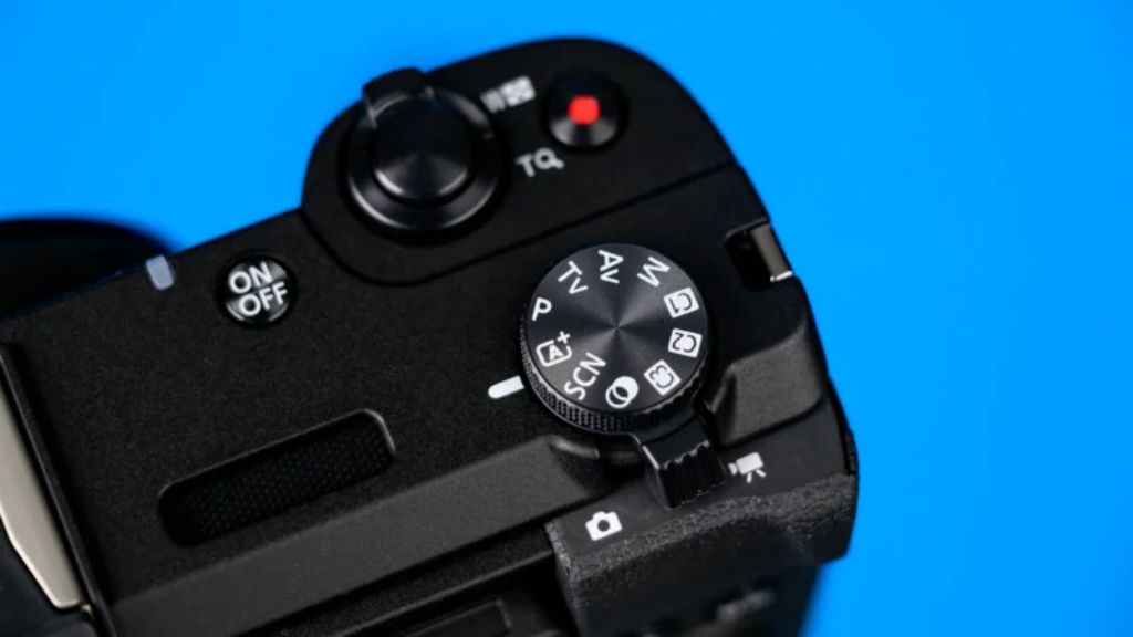 معرفی دوربین کانن PowerShot V1