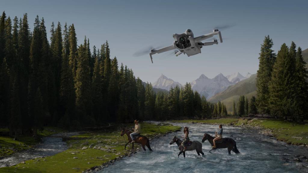 معرفی DJI Mavic 4 Pro: پهپاد پیشرفته با دوربین 100 مگاپیکسلی
