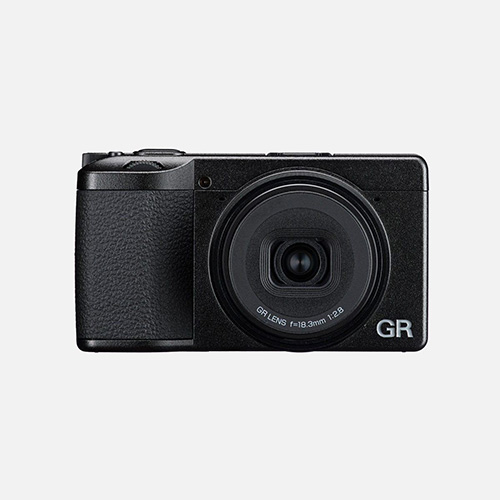 دوربین Ricoh GR IV